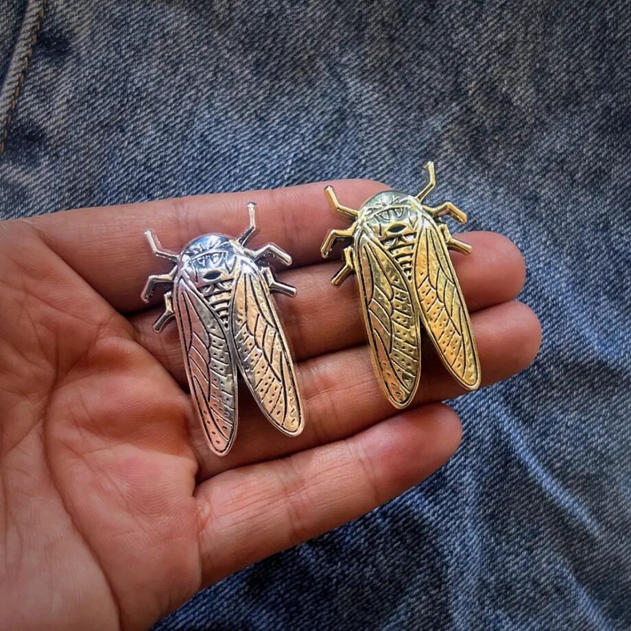 Broche Cigale En étain - Fait Main En France Par William Sturt - Bijou Artisanal Symbolique