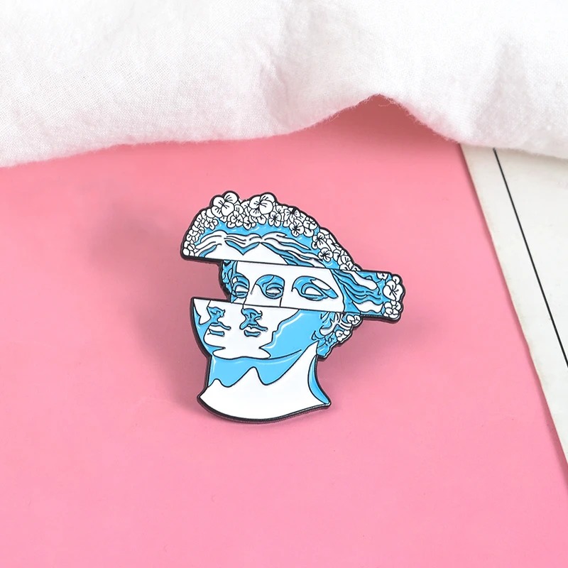 Pin’s Visage Statue Grecque Artistique