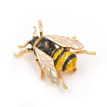 Broche abeille jaune en métal doré avec ailes translucides et corps rayé noir et jaune
