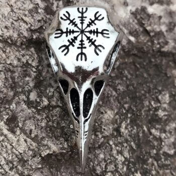 Broche Crâne de Corbeau Viking en métal argenté avec motif nordique gravé sur le dessus