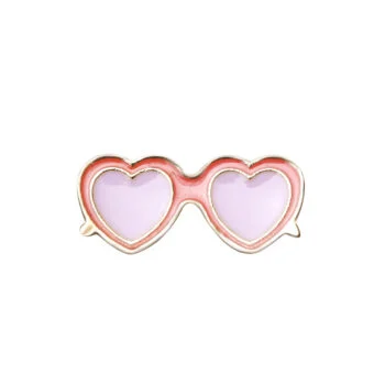 Broche lunettes en forme de cœur avec monture rose et verres violets