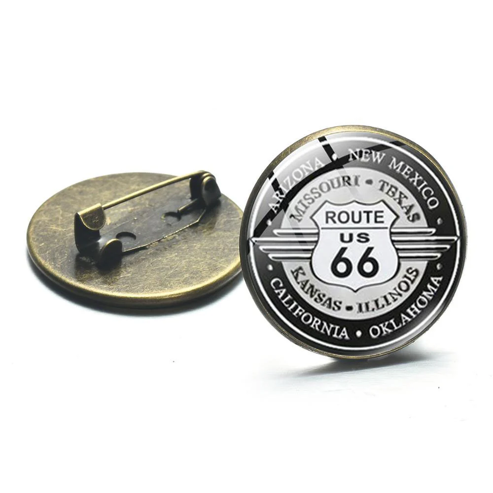 Épingle ronde Route 66 en métal bronze avec motif noir et blanc de la célèbre route américaine