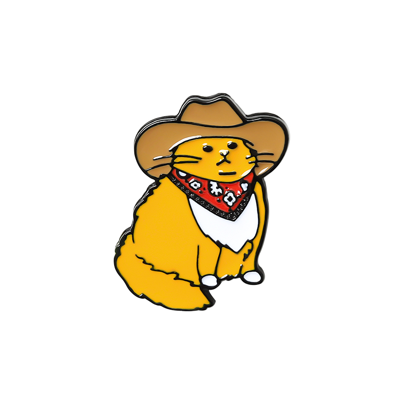 Pin's Chat Cowboy orange en émail avec chapeau marron et bandana rouge à motifs blancs