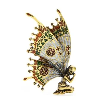 Broche ange pleureur à grandes ailes en métal doré avec émail multicolore vert, blanc et rouge, motif vitrail détaillé